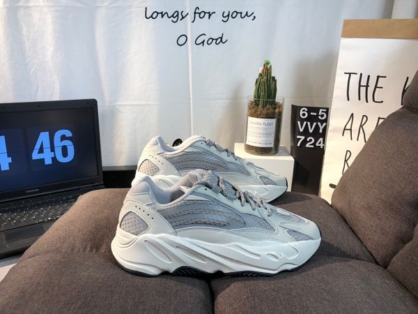 Adidas Yeezy Boost 700 V2 2021新款 侃爺椰子高彈巴斯夫大顆粒緩震爆米花男女款慢跑鞋