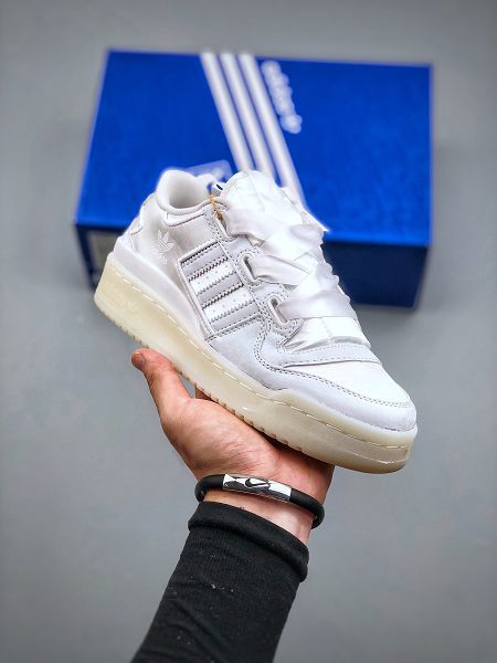 Adidas originals Forum 84 low 2022新款 白絲綢女款休閒運動板鞋