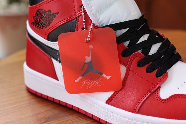 Air Jordan Mid 1代 2015新款籃球鞋 內氣墊鋼印LOGO情侶鞋 紅白色