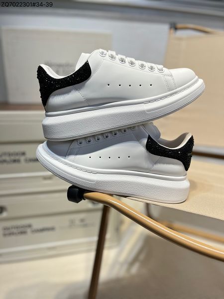 Alexander McQueen Oversized Sneakers 2023新款 增高厚底休閒運動小白板鞋