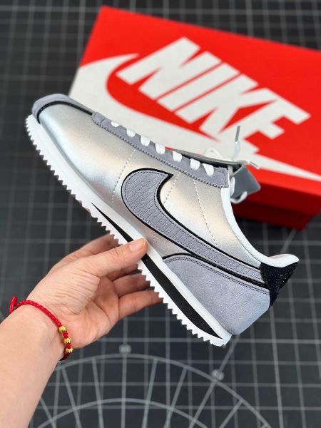 Nike Classic Cortez 男女款全新配色經典阿甘休閒跑步鞋