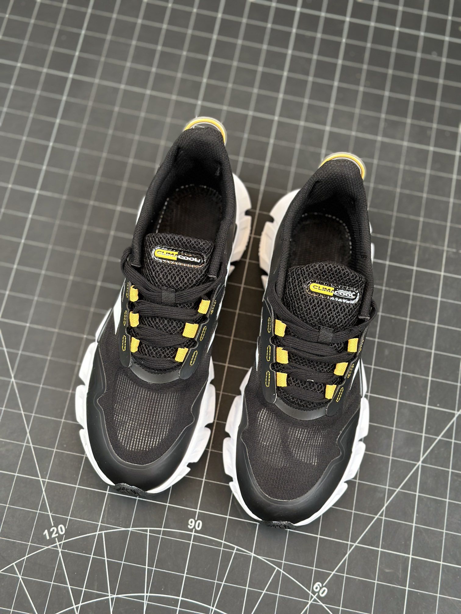 Adidas Climacool 清風高彈系列超輕量休閒運動慢跑鞋 2024新款黑白色男女鞋