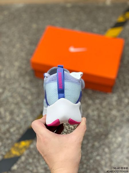 Nike Zoom Fly 4 2022新款 輕盈耐穿泡綿女款慢跑鞋