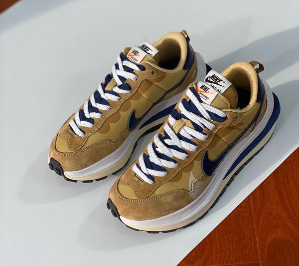 Sacai x NIKE VaporWaffle 2022新款 男女款慢跑鞋