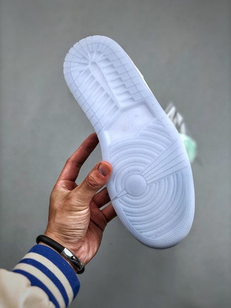 Air Jordan 1 Low 系列 2023全新男女款星空流沙低幫文化休閒板鞋